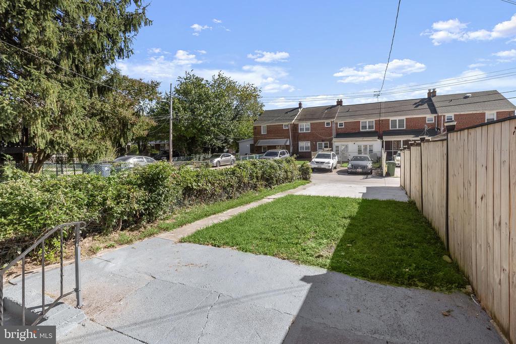 6119 EDLYNNE RD