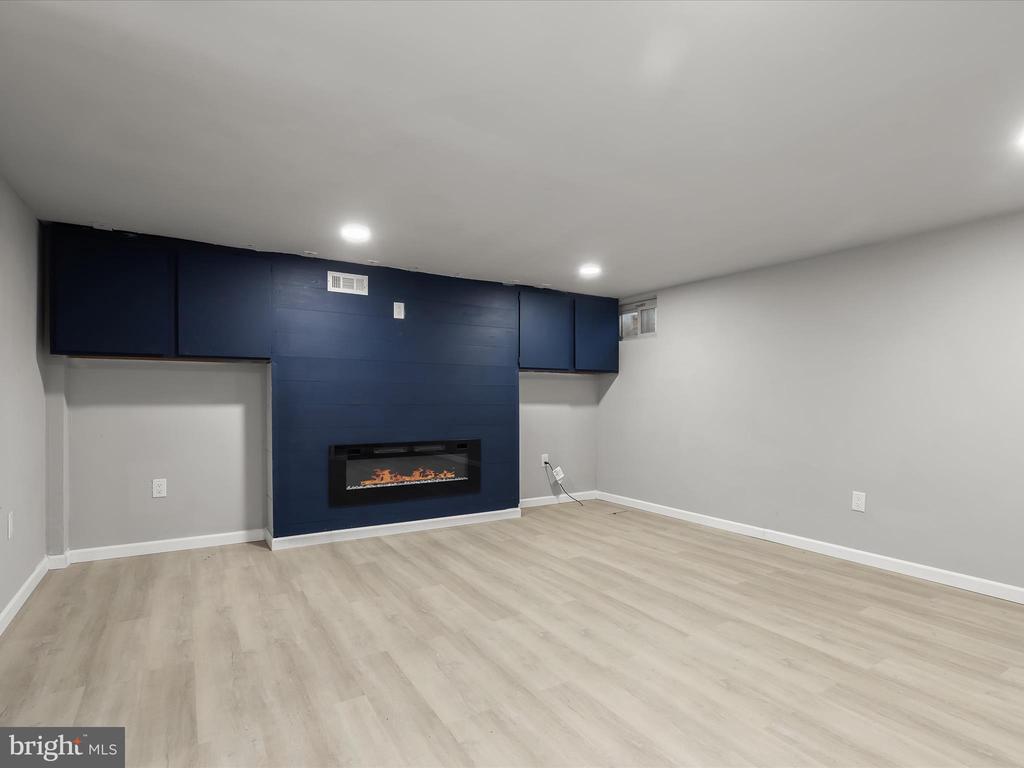 6119 EDLYNNE RD