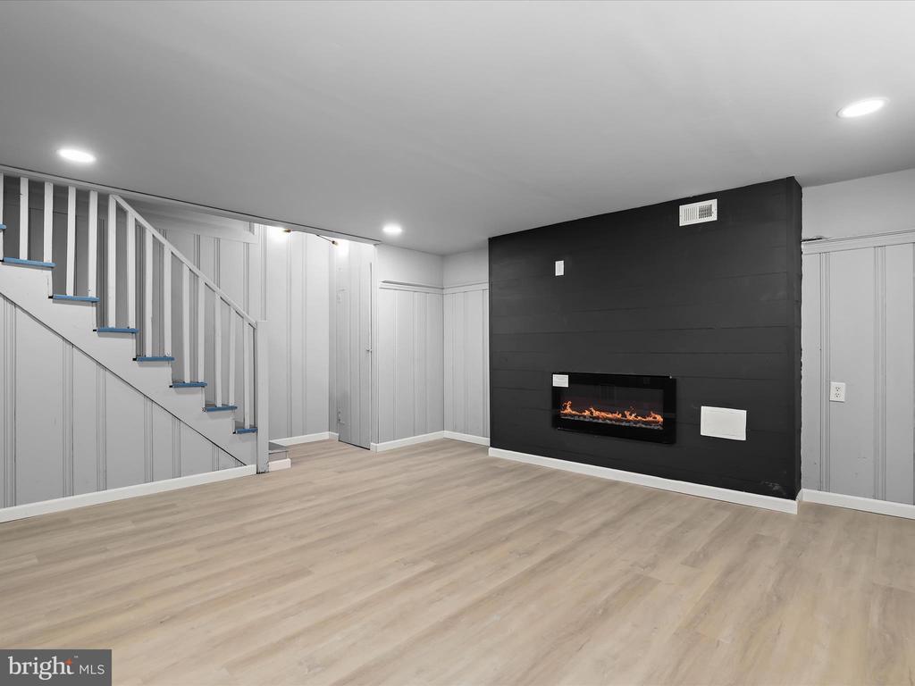 1350 PENTWOOD RD