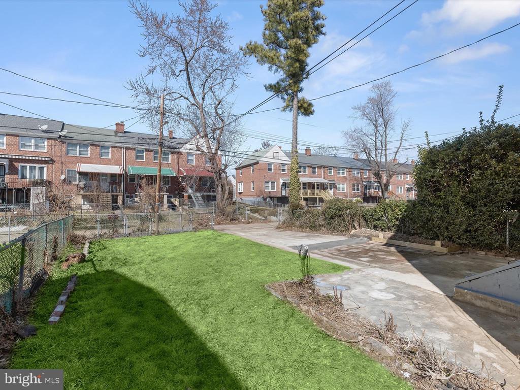 1350 PENTWOOD RD