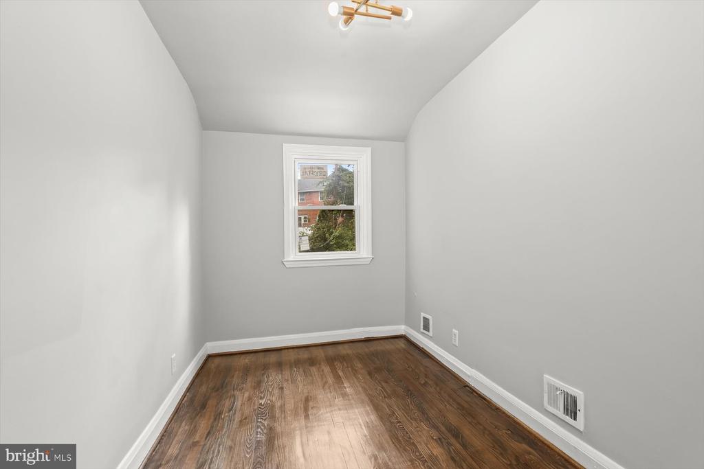 3828 BAYONNE AVE