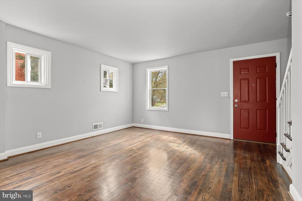 3828 BAYONNE AVE