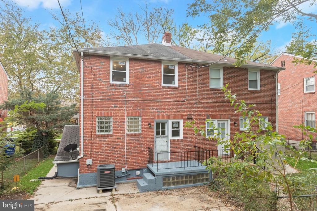 3828 BAYONNE AVE