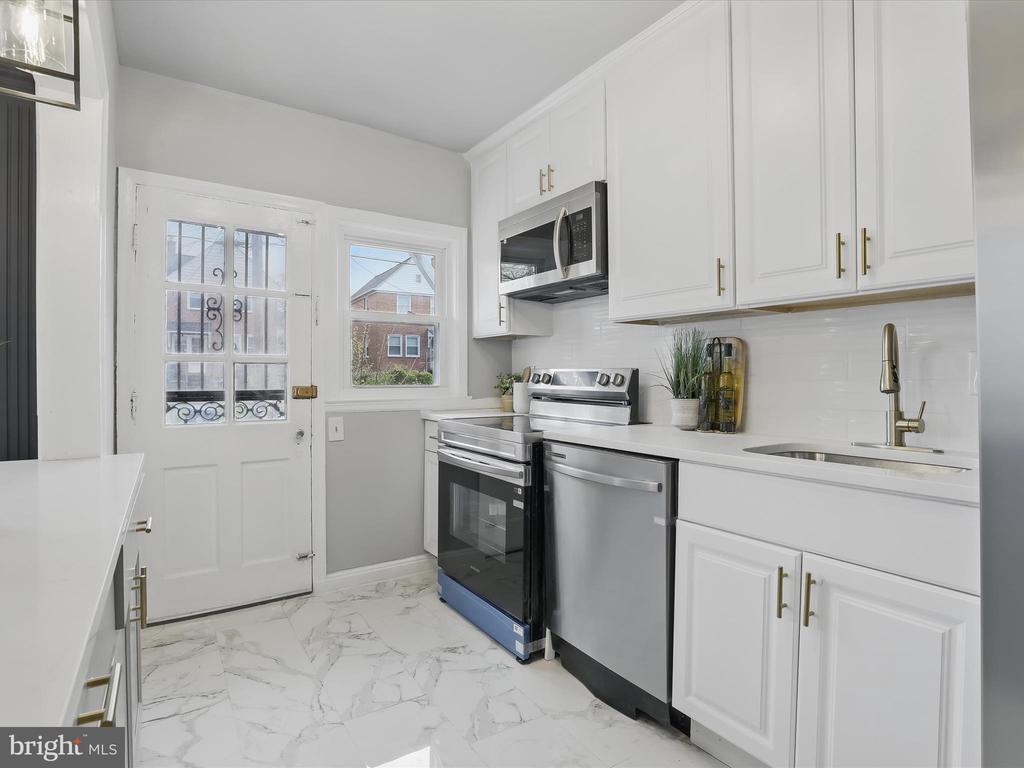 1317 PENTWOOD ROAD