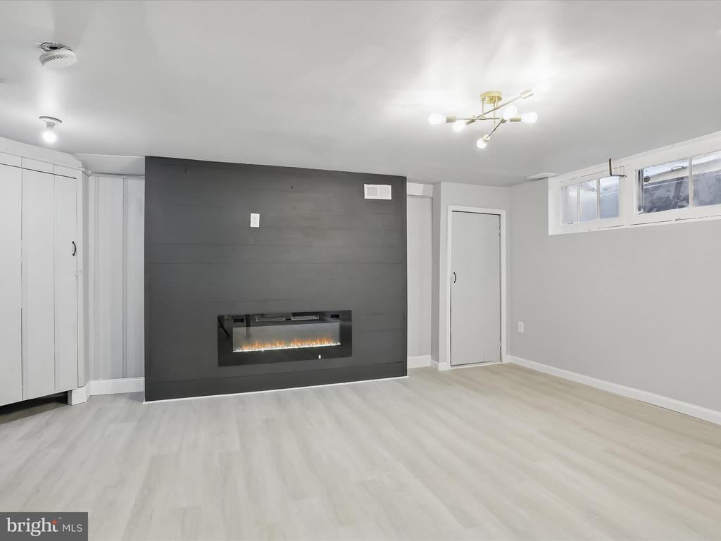 1317 PENTWOOD ROAD