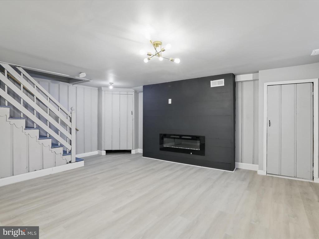 1317 PENTWOOD ROAD