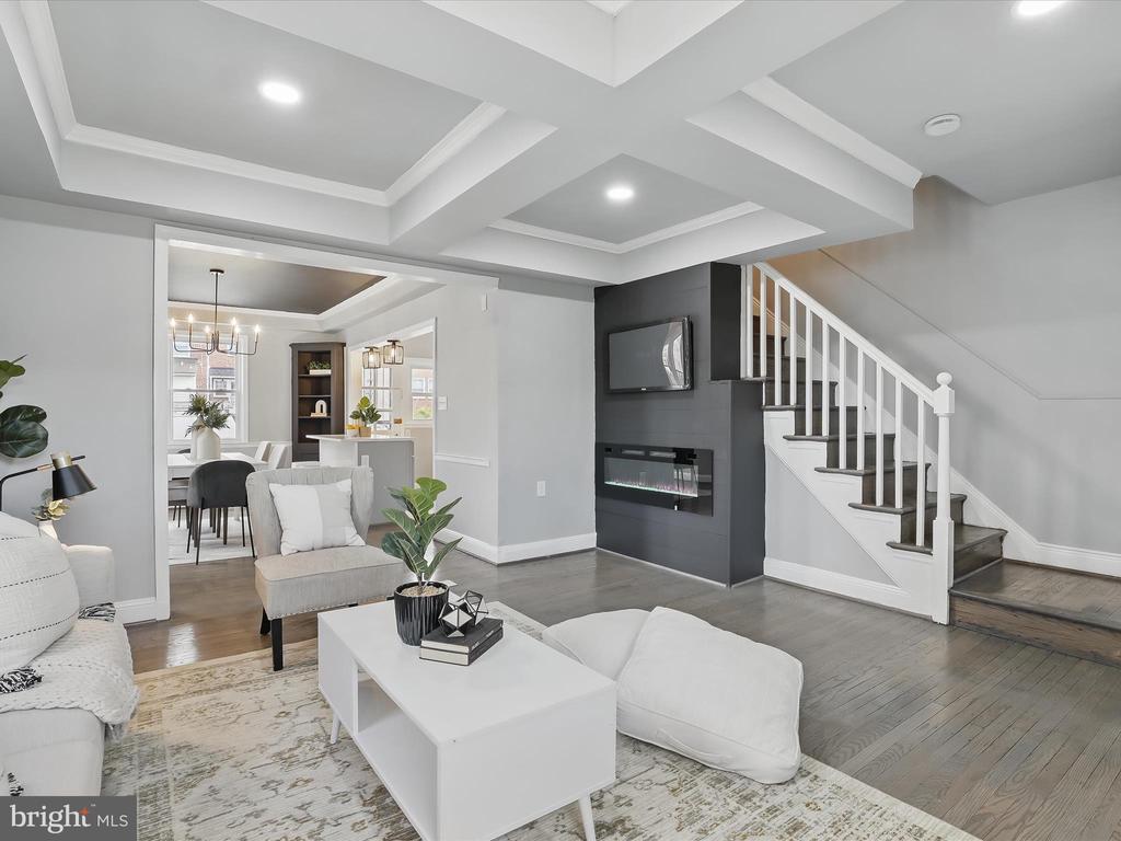 1317 PENTWOOD ROAD