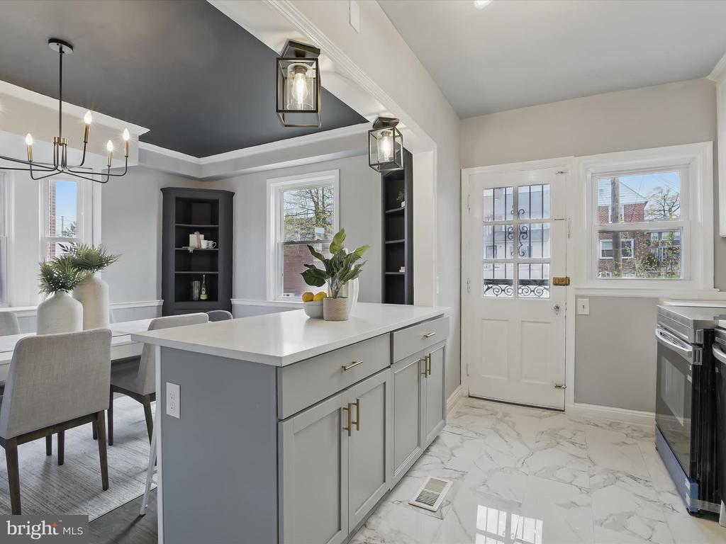 1317 PENTWOOD ROAD