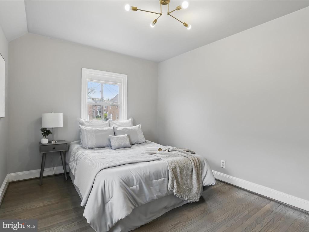 1317 PENTWOOD ROAD