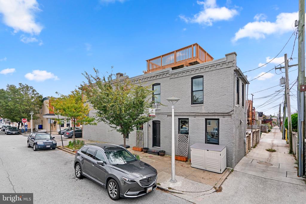 300 S ROBINSON STREET