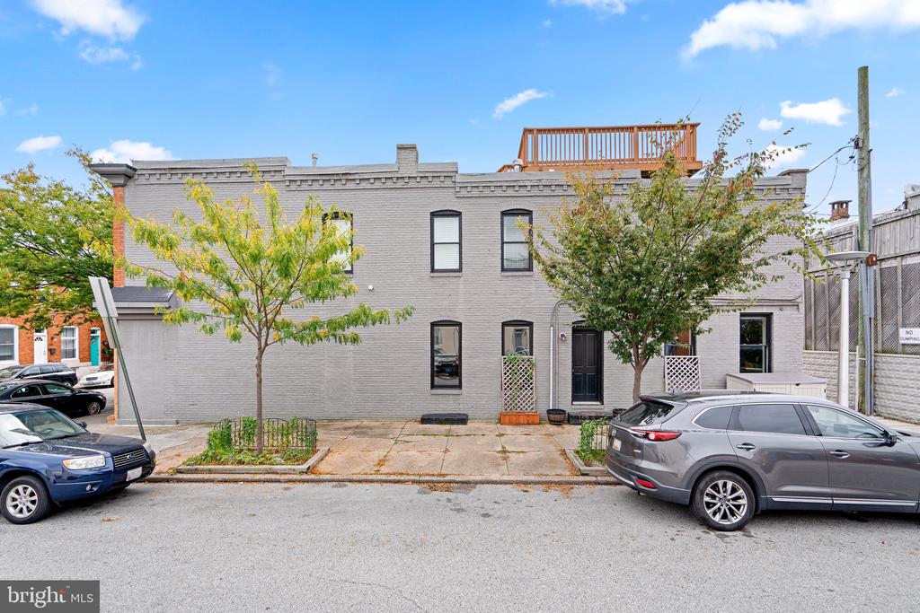 300 S ROBINSON STREET