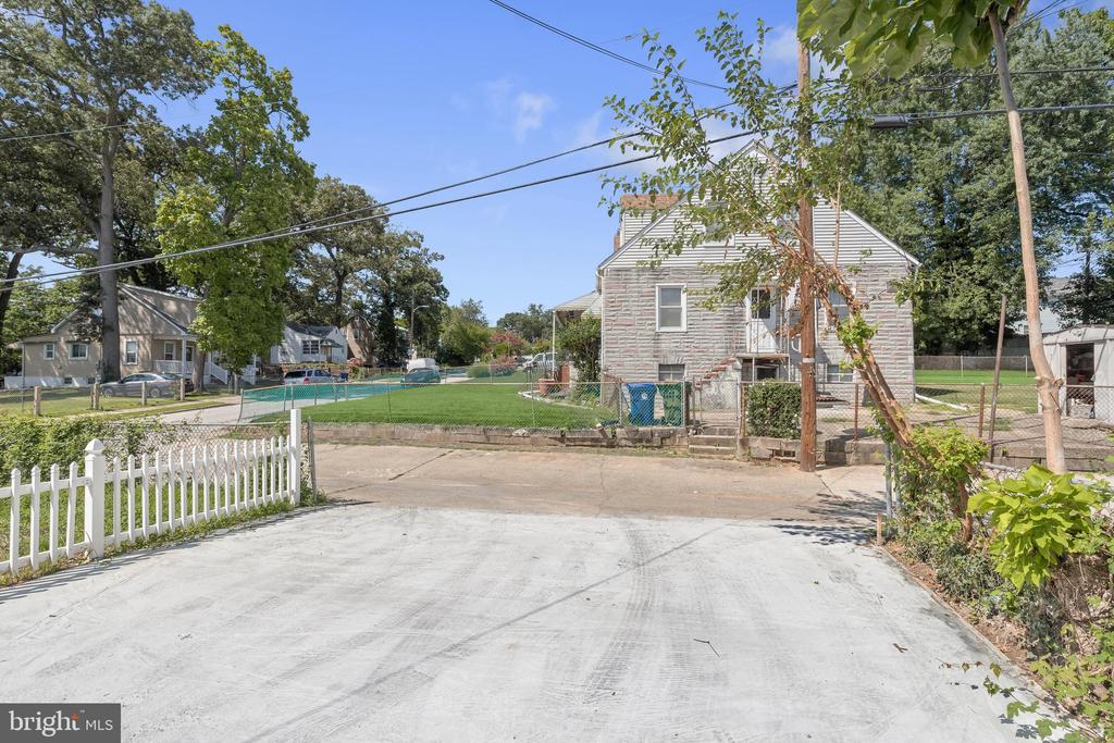 800 RADNOR AVENUE