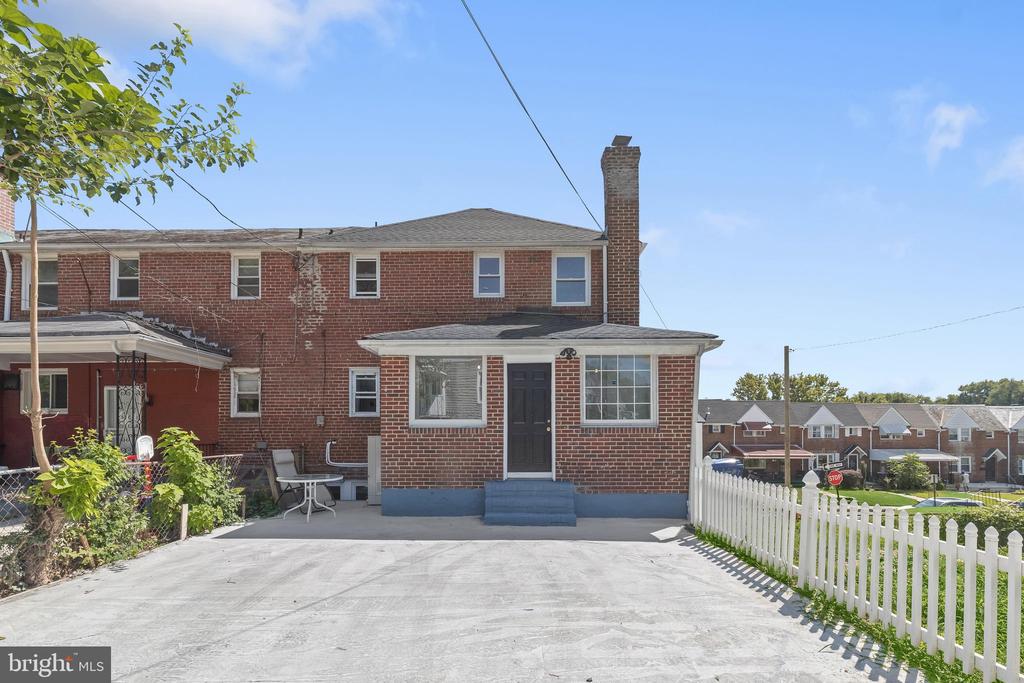 800 RADNOR AVENUE