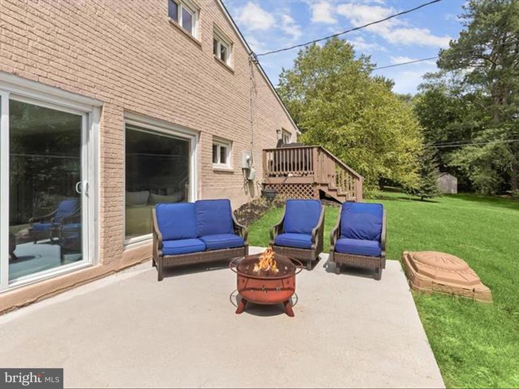 221 MEADOWVALE ROAD