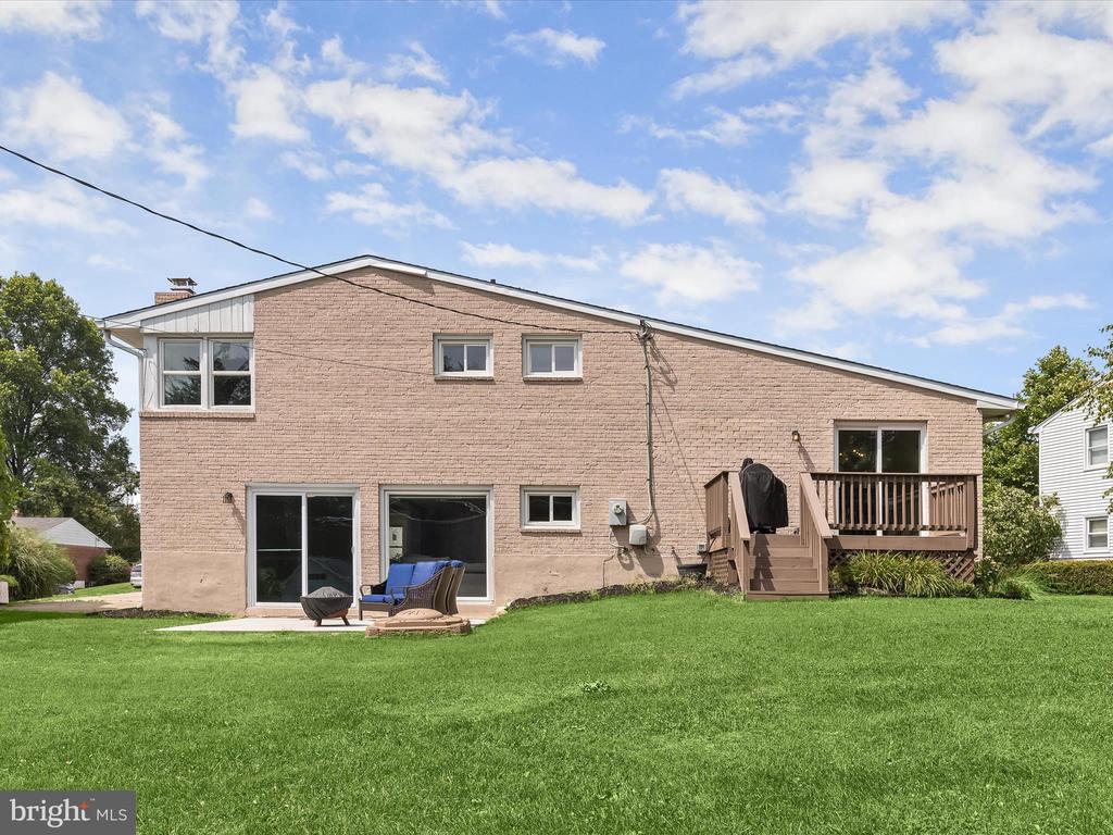 221 MEADOWVALE ROAD