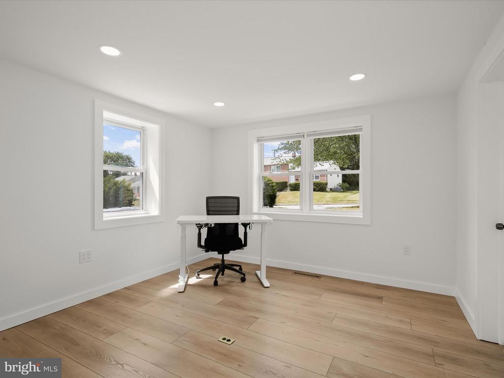 221 MEADOWVALE ROAD