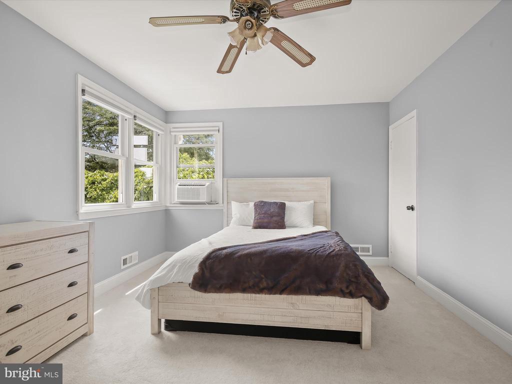 221 MEADOWVALE ROAD