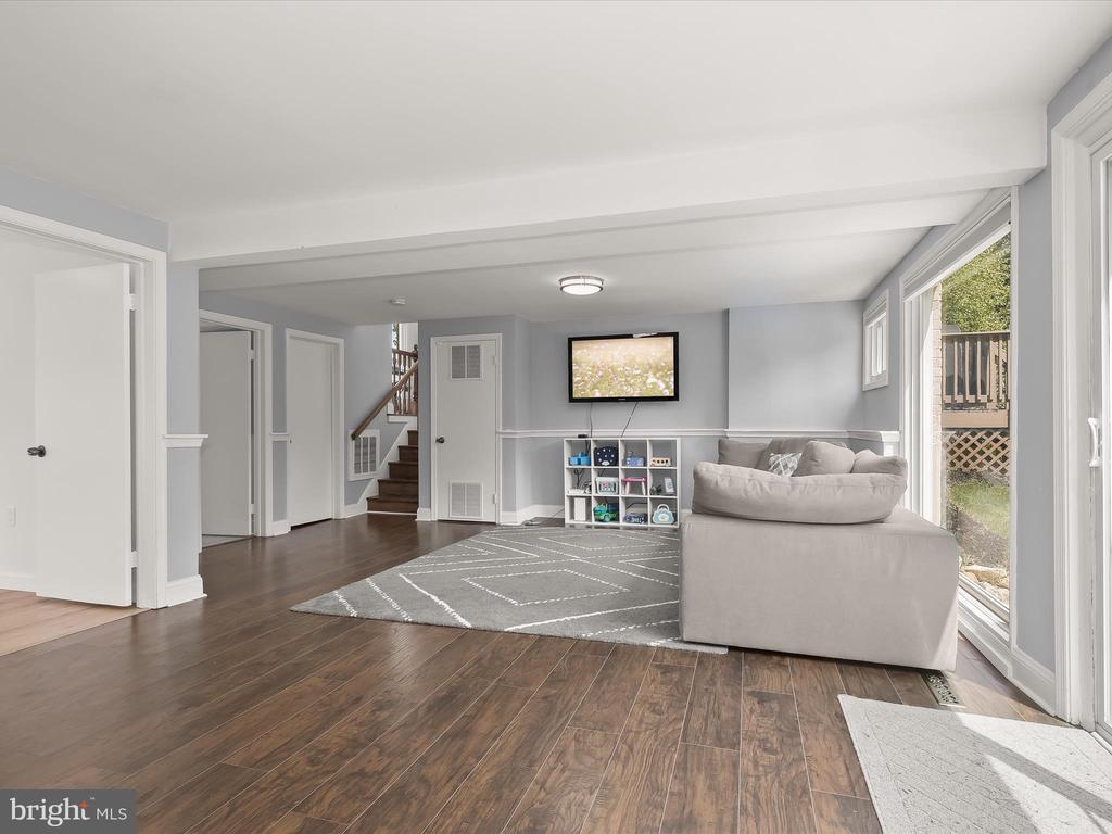 221 MEADOWVALE ROAD