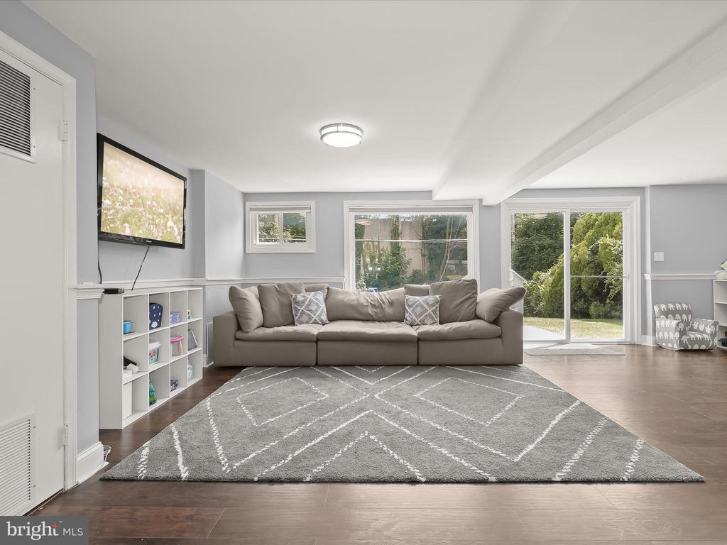 221 MEADOWVALE ROAD