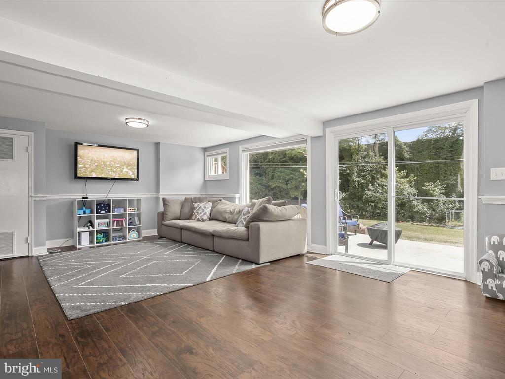 221 MEADOWVALE ROAD