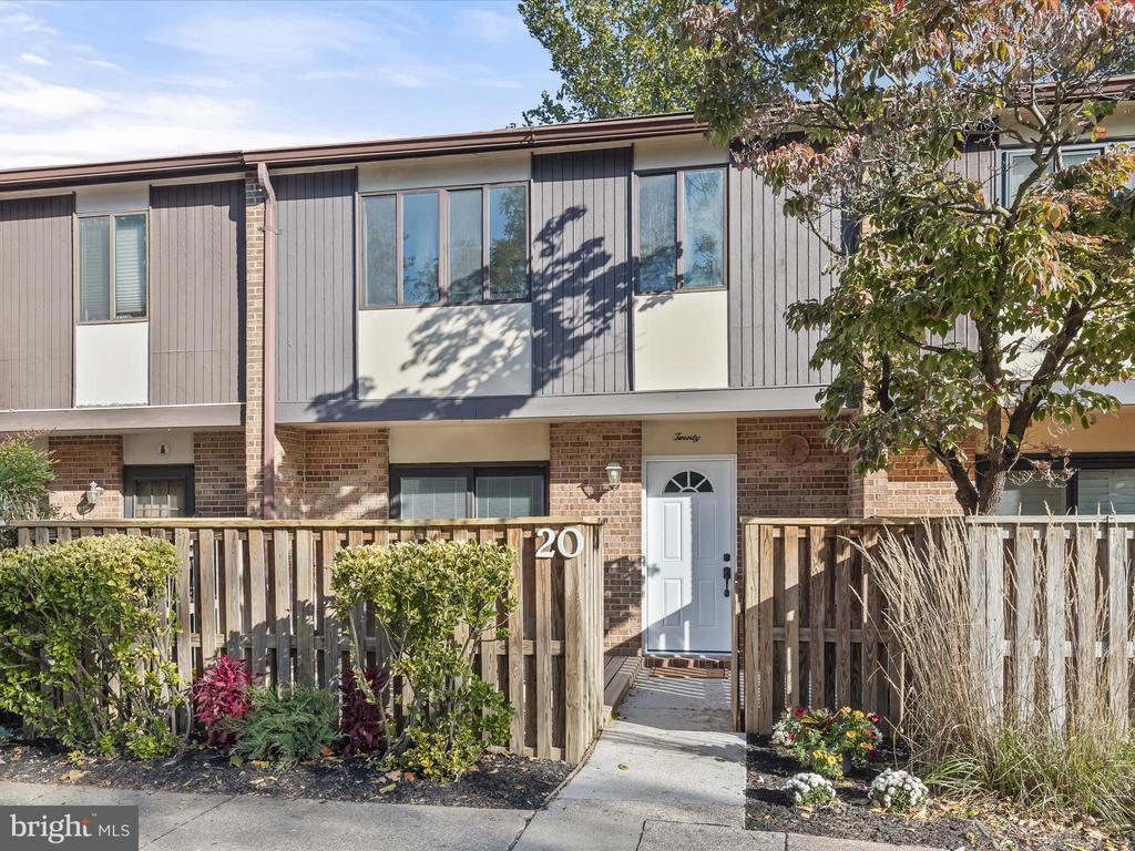 20 PINE BARK CT #20