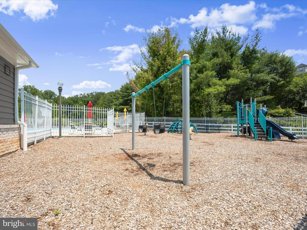 21 MILKWOOD COURT