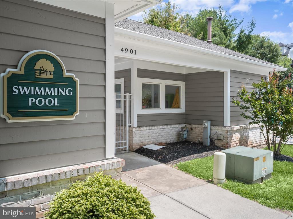 21 MILKWOOD COURT
