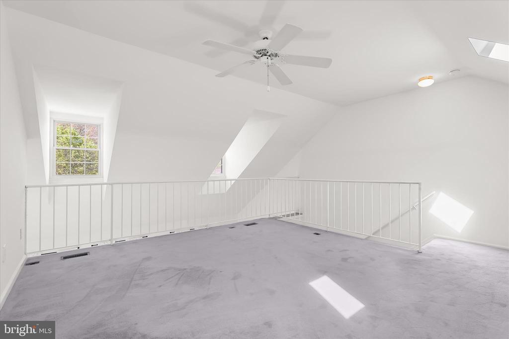 4016 FOREST VALLEY