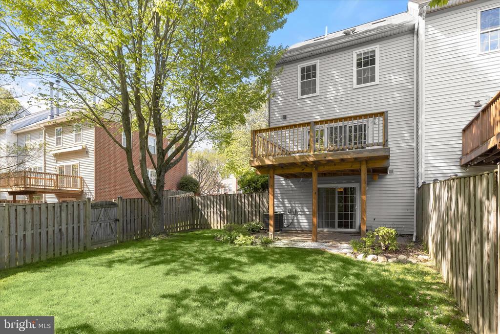 4016 FOREST VALLEY
