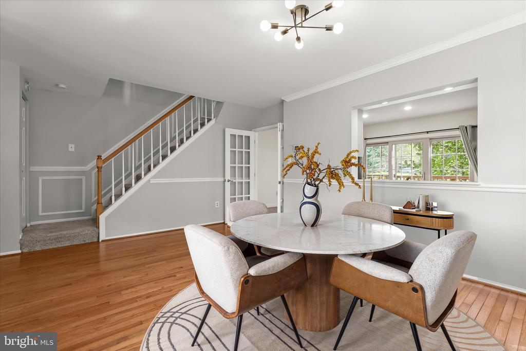 4016 FOREST VALLEY