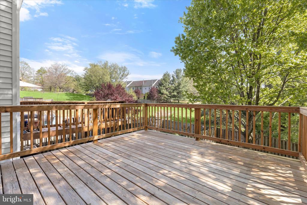4016 FOREST VALLEY
