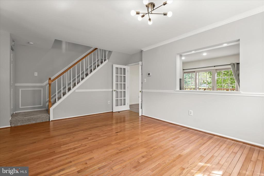 4016 FOREST VALLEY