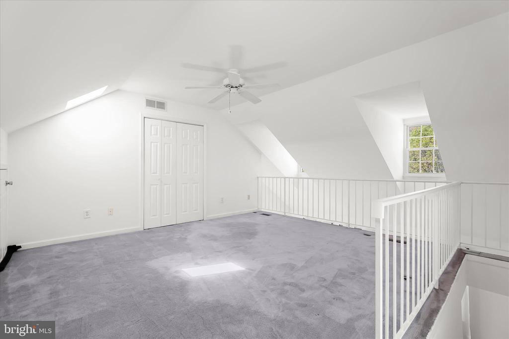 4016 FOREST VALLEY
