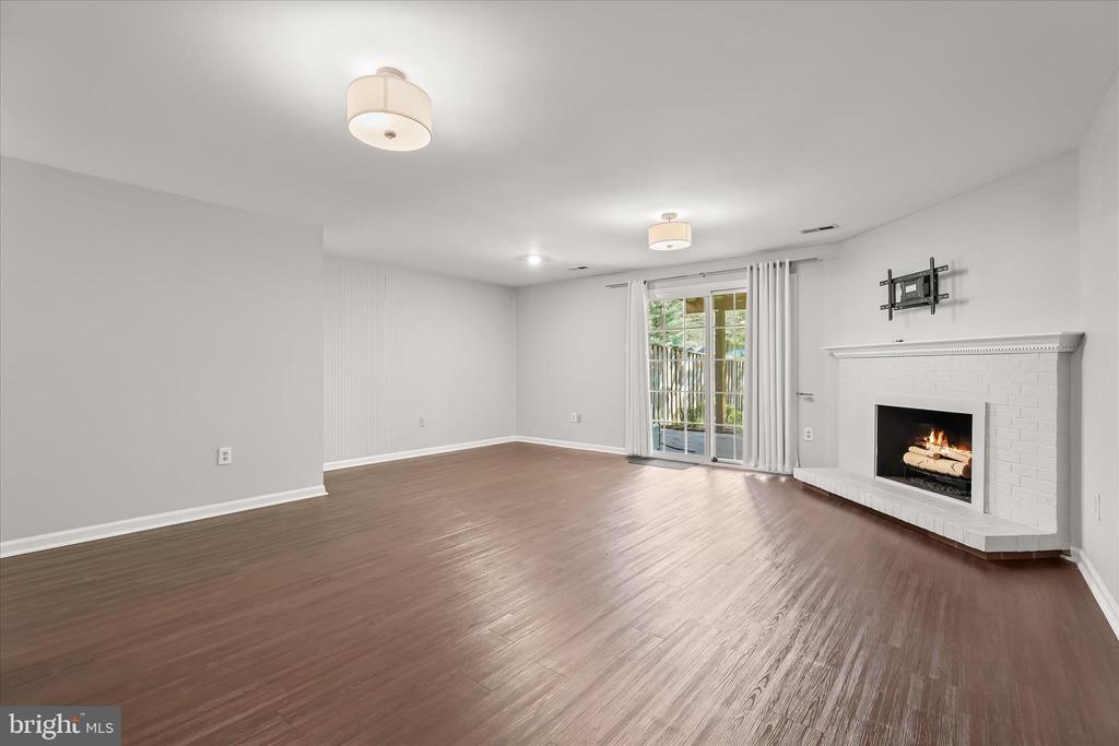 4016 FOREST VALLEY