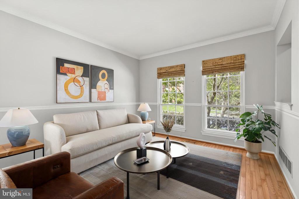 4016 FOREST VALLEY