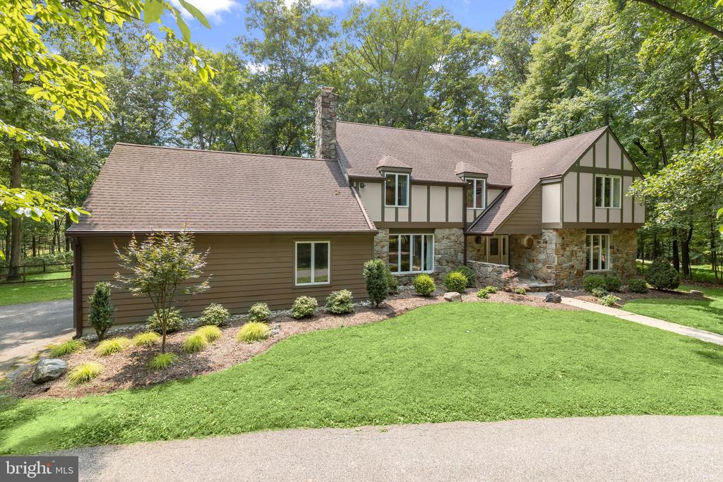 2202 CAVES ROAD
