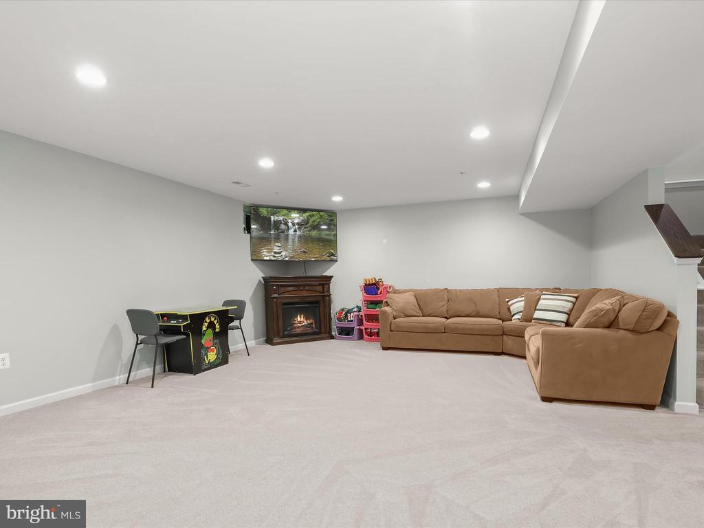 6819 LITTLE BARLEY DR