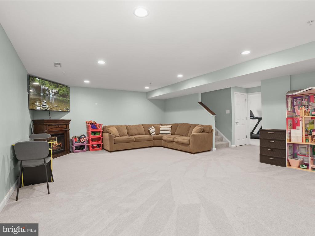 6819 LITTLE BARLEY DR