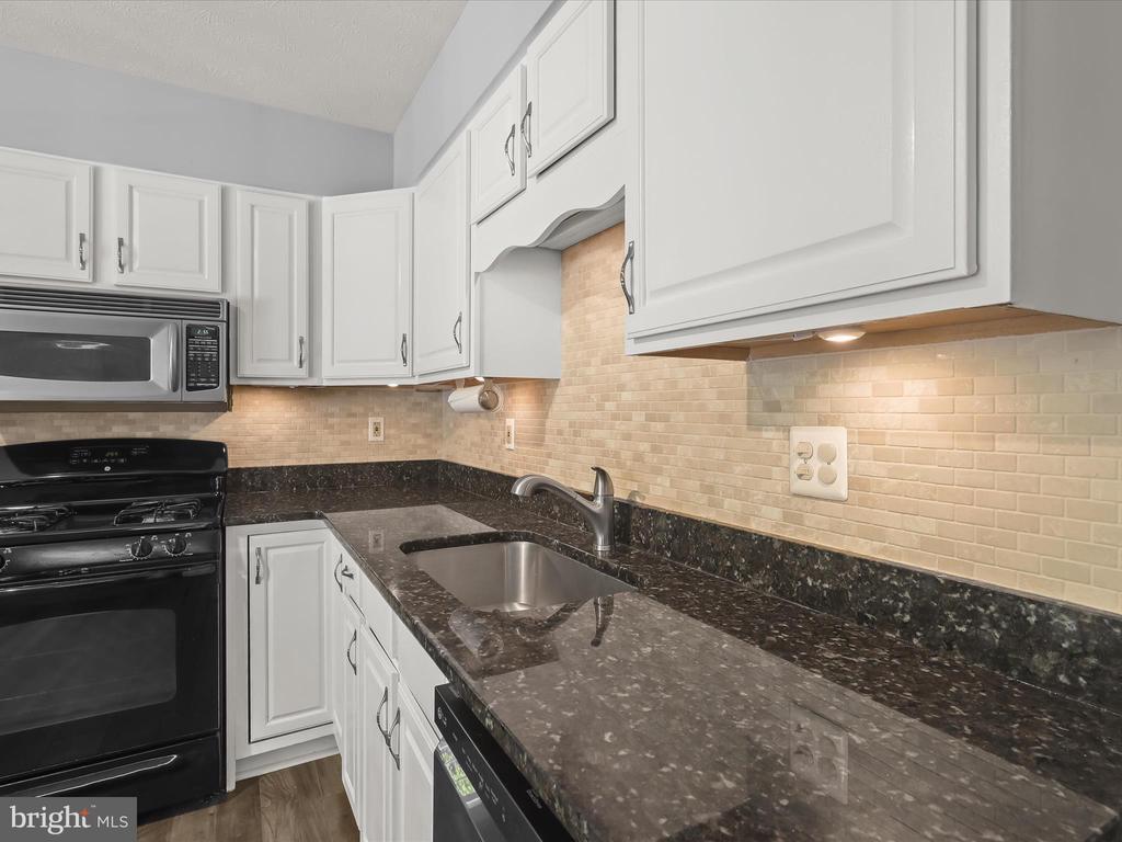856 MARGO CT