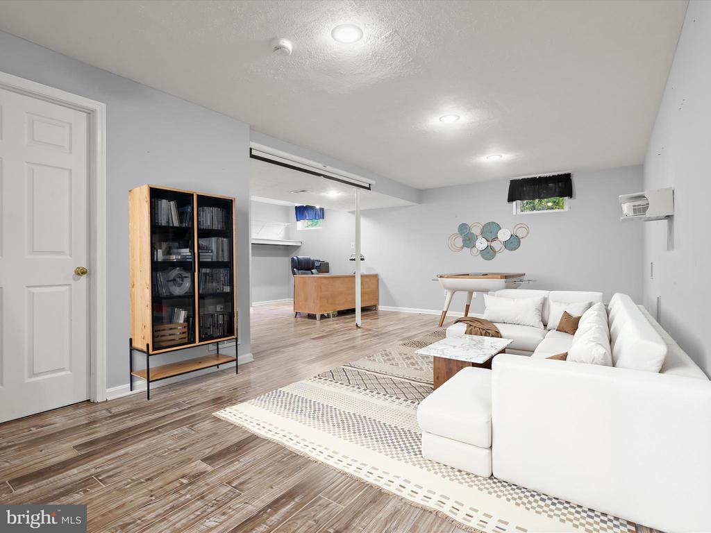 856 MARGO CT