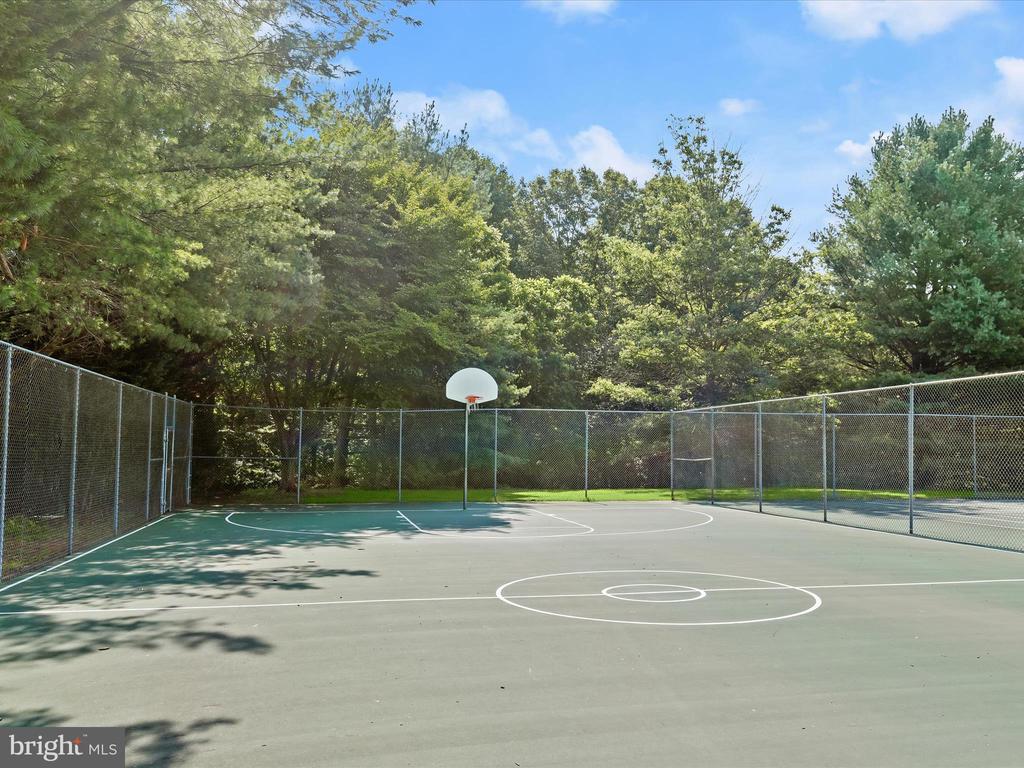 856 MARGO CT