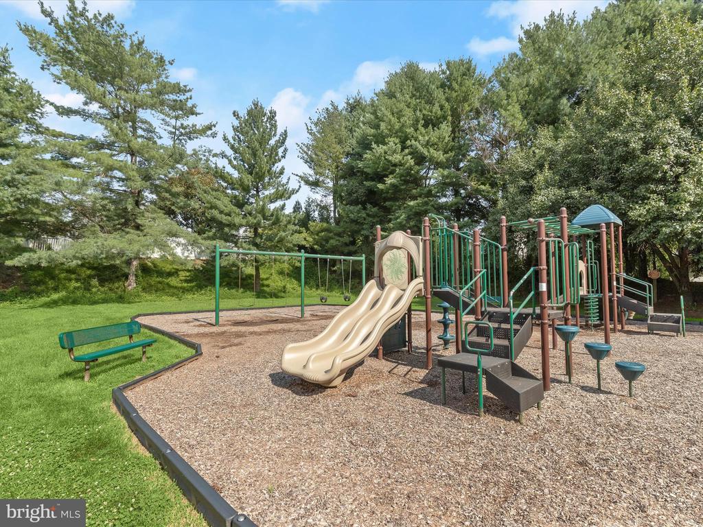 856 MARGO CT