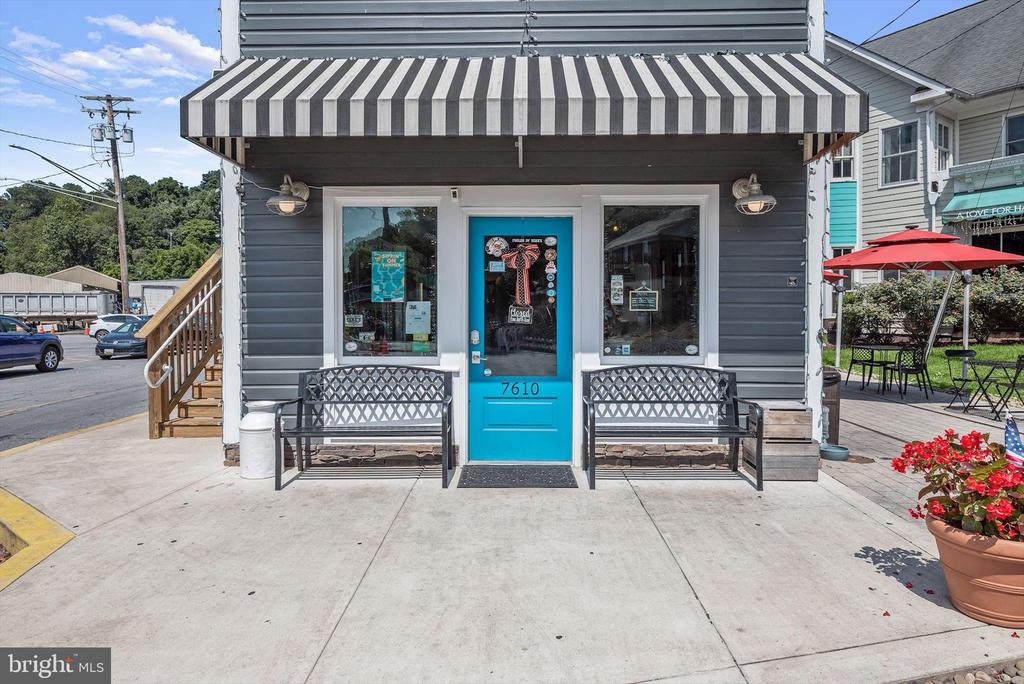6312 WHITE CEDAR COURT