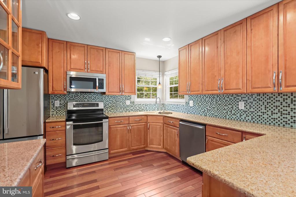 6312 WHITE CEDAR COURT