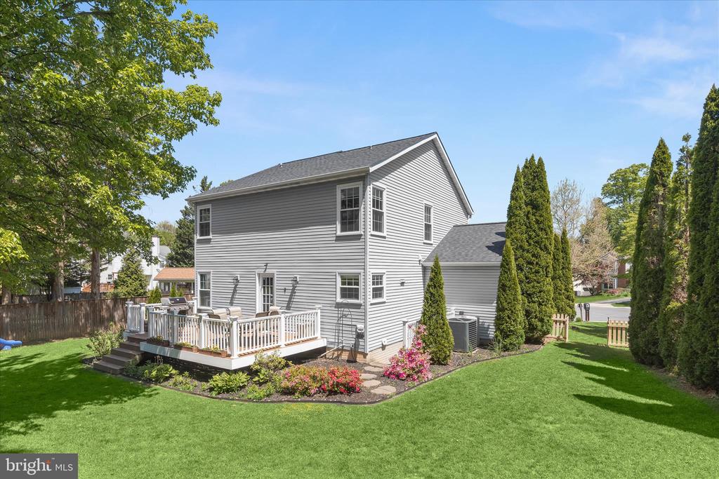 6312 WHITE CEDAR COURT
