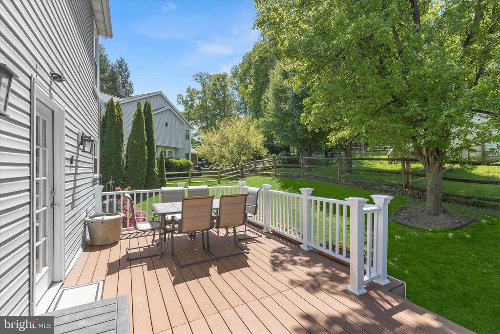 6312 WHITE CEDAR COURT