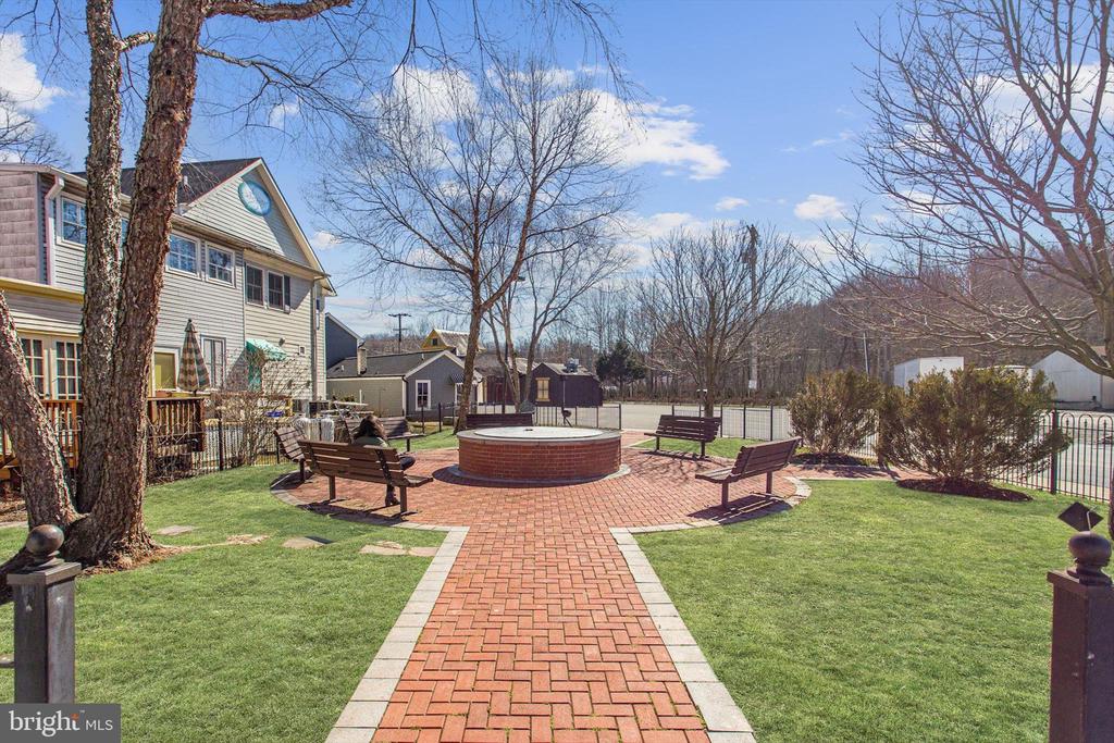6312 WHITE CEDAR COURT