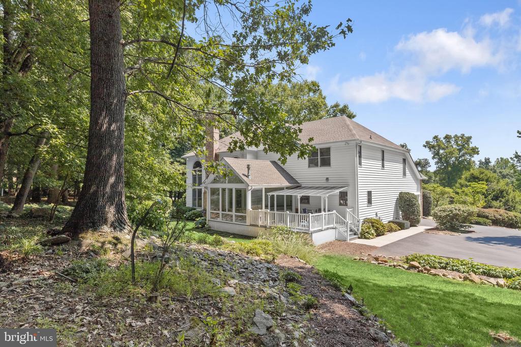 1920 TURNBERRY COURT