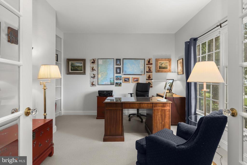 1920 TURNBERRY COURT