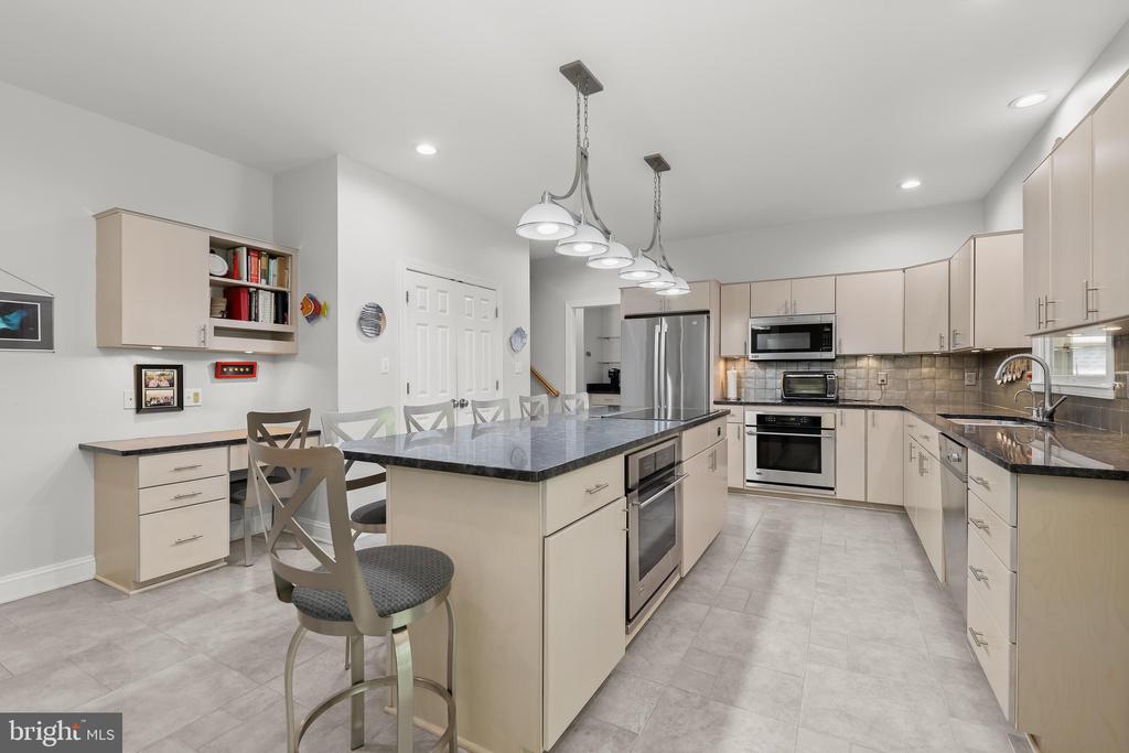 1920 TURNBERRY COURT